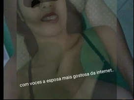 Vazou fotos da esposa do corno no zap